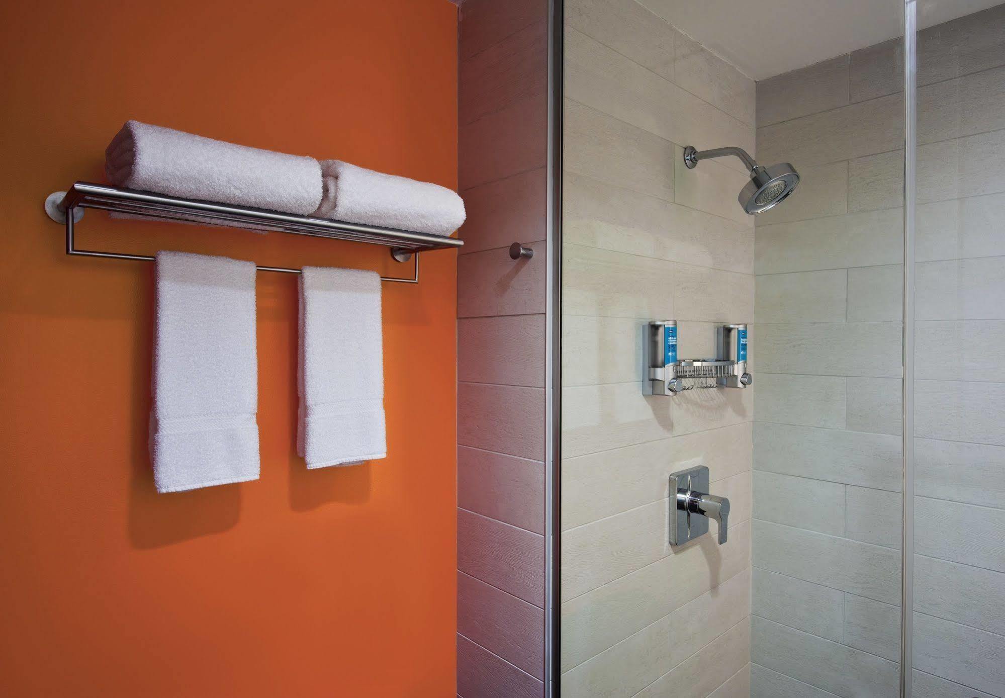 Aloft Beachwood Ngoại thất bức ảnh